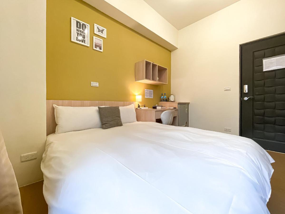 Adagio Hostel Тайчжун Экстерьер фото